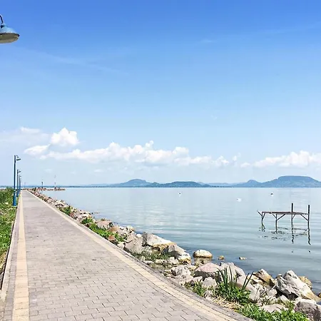 Nice In F-8647 Balatonkeresztur W/ 2 Bedrooms Apartmán Balatonmáriafürdő