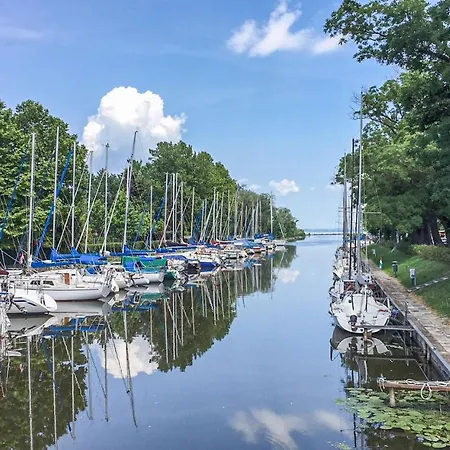 Nice In F-8647 Balatonkeresztur W/ 2 Bedrooms Apartmán *