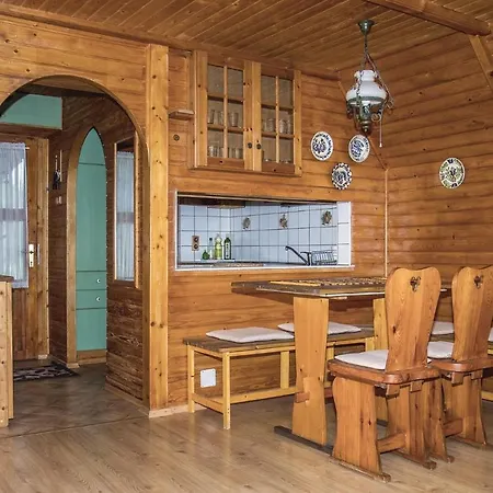 Nice In F-8647 Balatonkeresztur W/ 2 Bedrooms Apartmán *