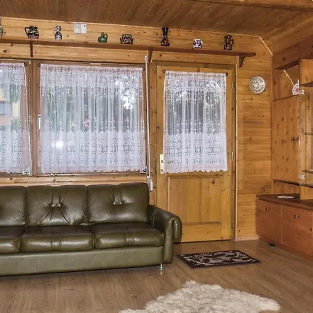 Nice In F-8647 Balatonkeresztur W/ 2 Bedrooms Apartmán *